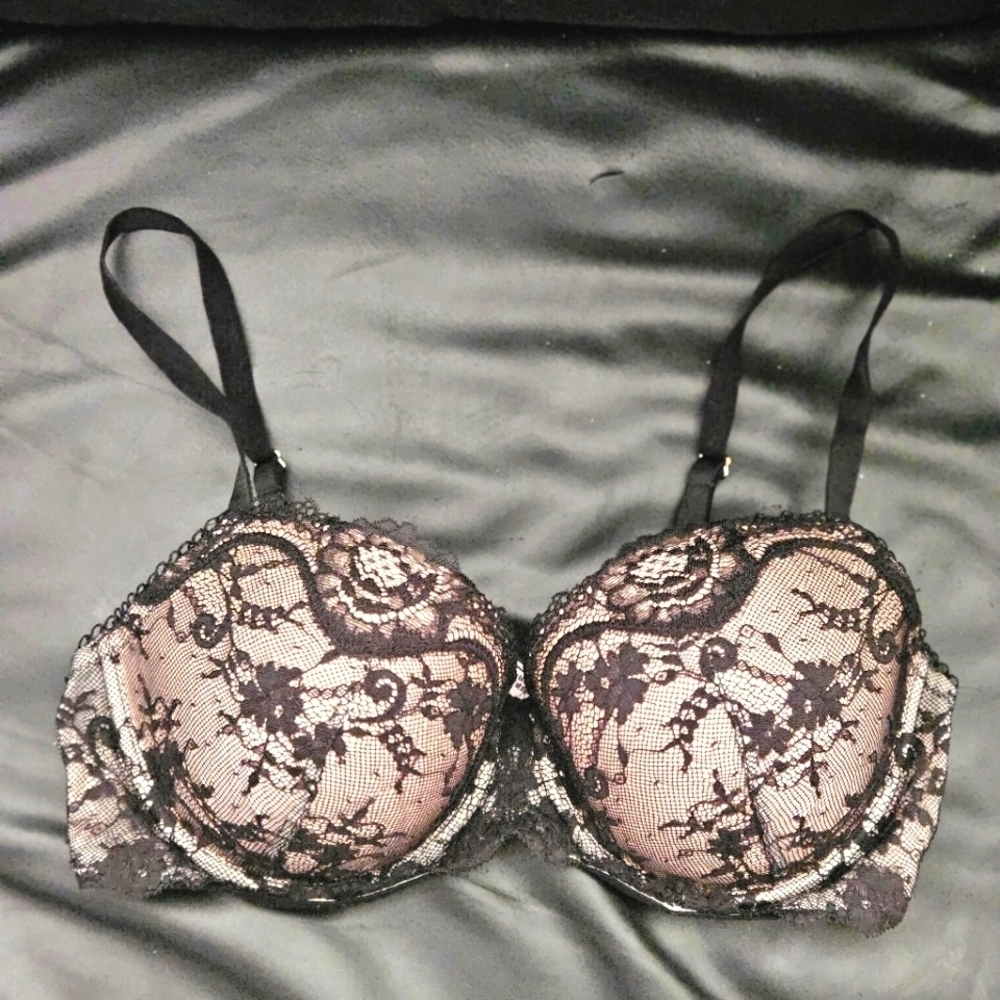 Victoria's Secret Bra Paded Attached Black Lace/Nude Sz 36D/E80 Strap